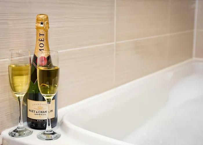 Waterview Deluxe Apart-hotel